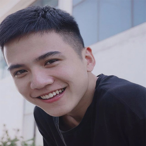 Khách 2